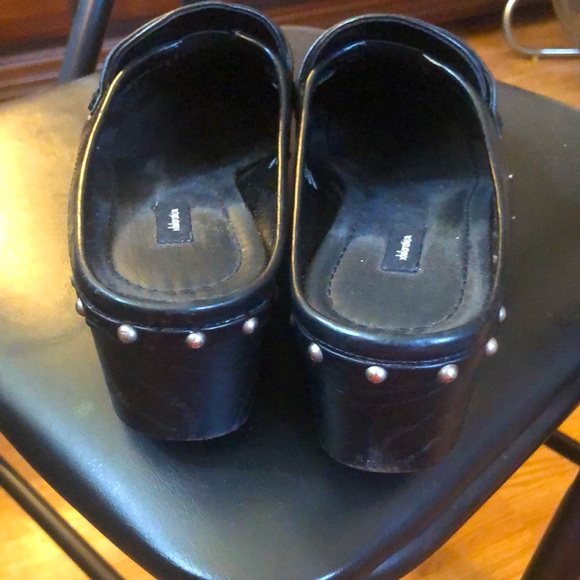 Size 8.5 xhilaration Clogs - Picture 3 of 5